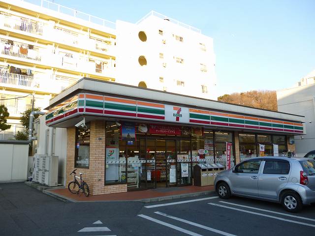コンビニ　セブンイレブン「横浜日吉本町3丁目店」（コンビニ）まで127m