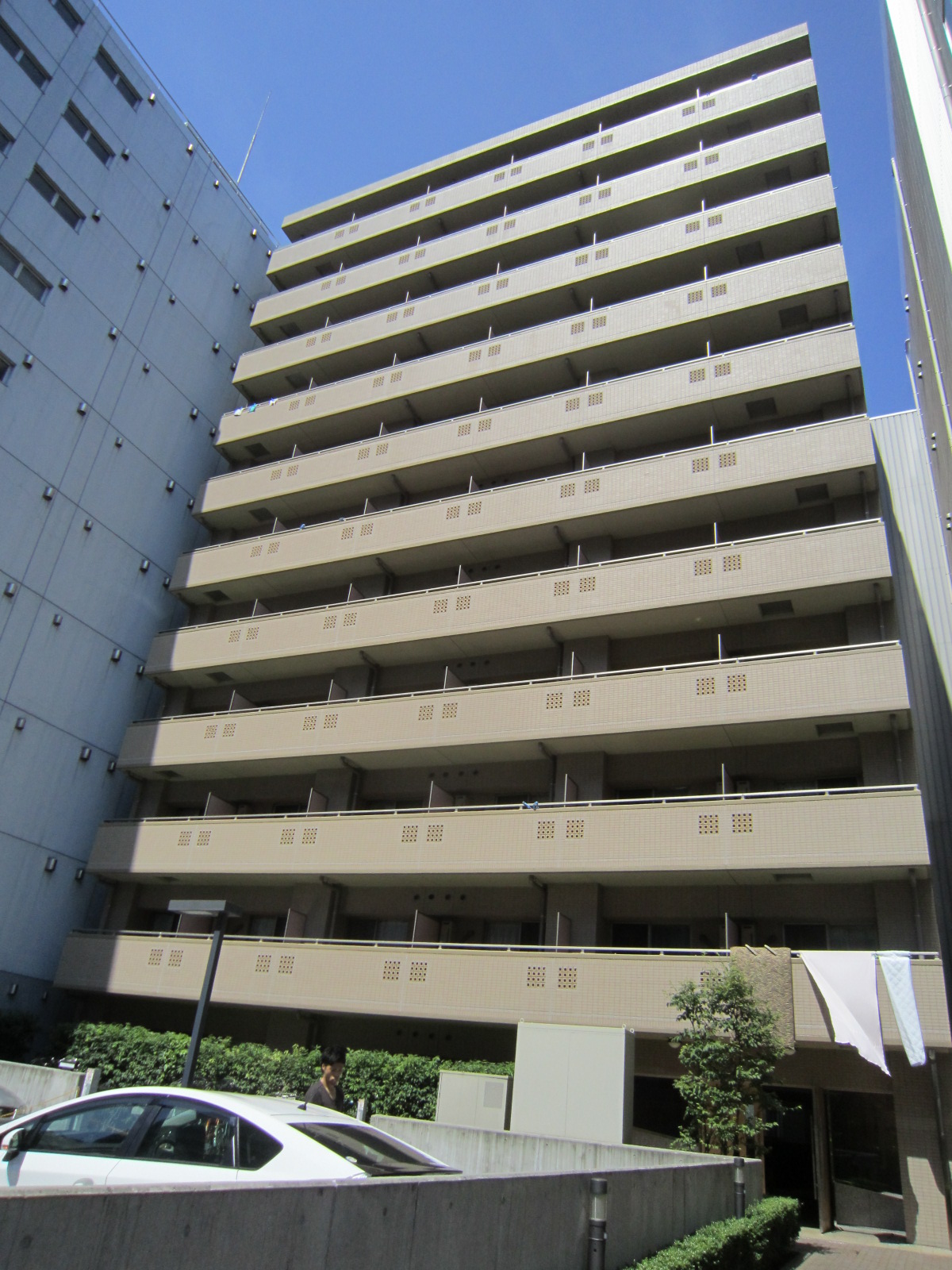 建物外観　南西向きバルコニーで陽当たり◎