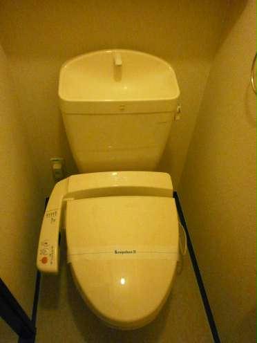 トイレ　ウォシュレット付