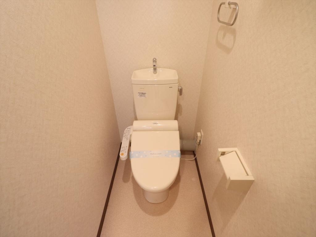トイレ　温水洗浄便座