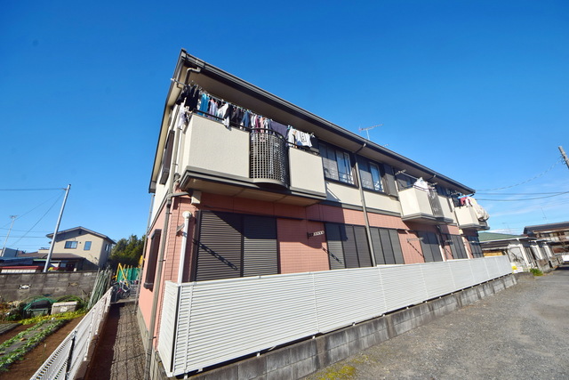 建物外観　～住環境良好ですっ～