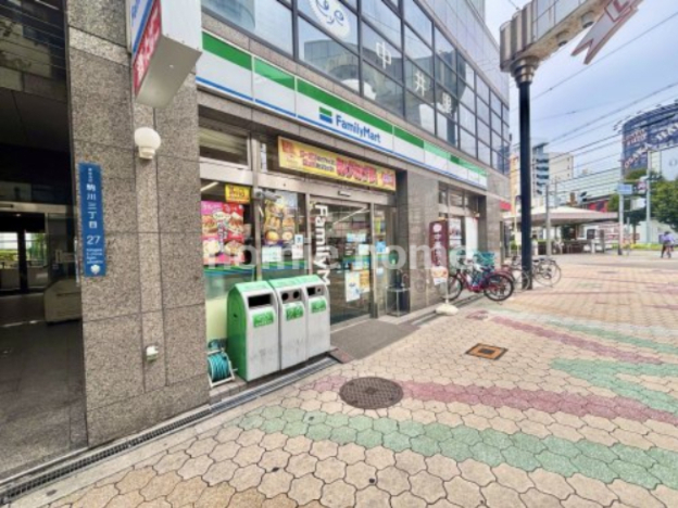 コンビニ　ファミリーマート 駒川三丁目店（コンビニ）まで197m