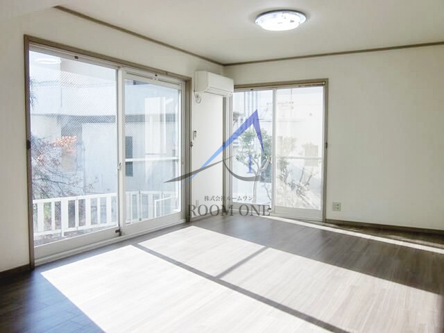 居室・リビング　洋室のお部屋です。