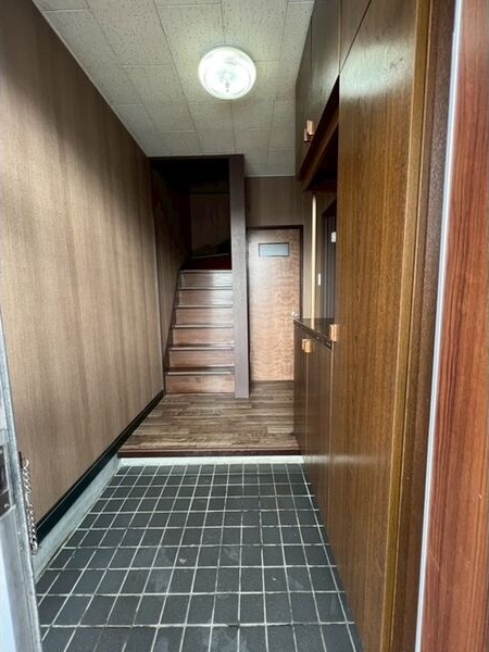 玄関　明るい玄関でお出迎え♪