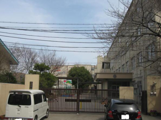 中学校　京都市立桂川中学校（中学校）まで612m