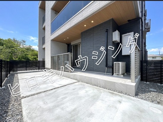 バルコニー　テラス