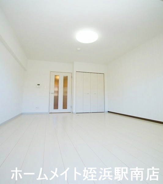 居室・リビング　★築浅でまだまだ綺麗な室内♪★参考写真