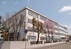 中学校　札幌市立栄町中学校（中学校）まで670m