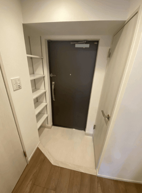 玄関　※別部屋参考写真