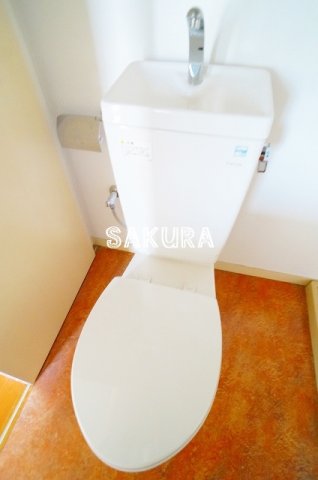 トイレ　落ち着いた色調のトイレです♪