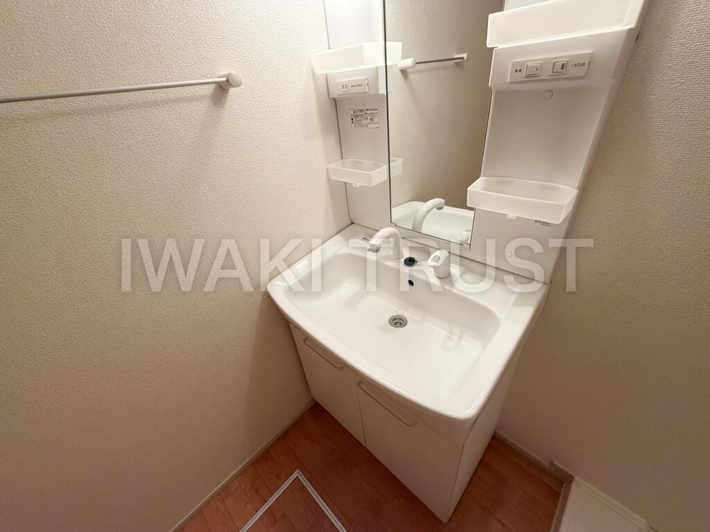 洗面設備　※同型タイプの参考写真