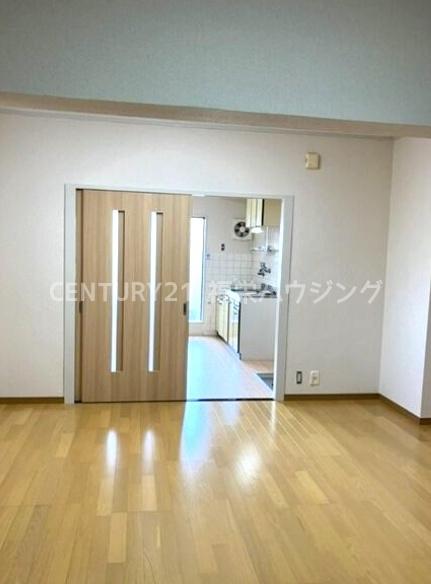 ＪＲ片町線 徳庵駅 徒歩5分 4階建 築42年の居間写真