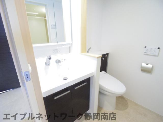 洗面設備　広い洗面スペース