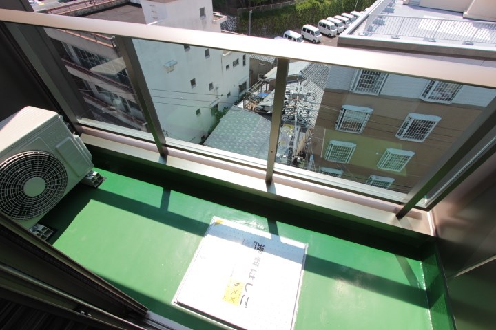 バルコニー　同物件他室（参考）