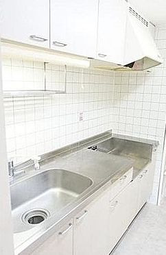 キッチン　コンパクトなキッチンで掃除もラクラク