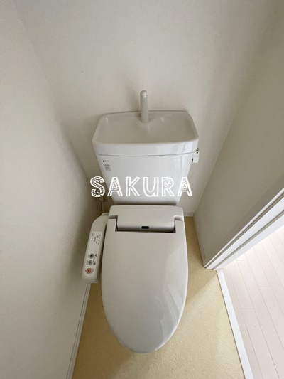 トイレ　嬉しい温水洗浄便座付き♪
