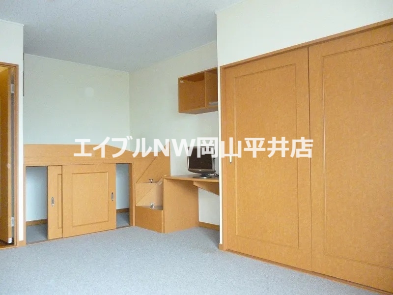レオパレス南古都の居間写真
