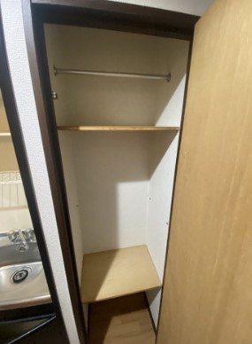 収納　写真は別号室です。現況優先になります。