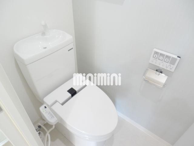 トイレ　温水洗浄便座で快適なトイレ空間♪