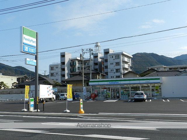 コンビニ　ファミリーマート小倉上富野店（コンビニ）まで545m