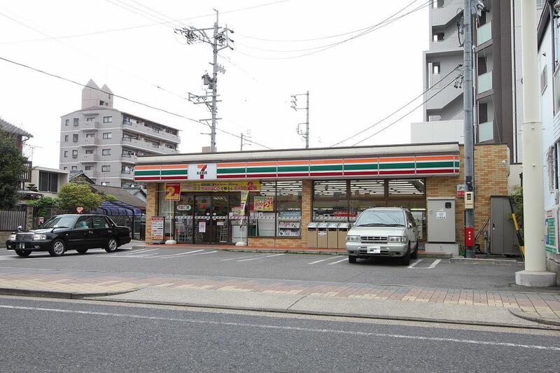 コンビニ　セブンイレブン名古屋柳原店（コンビニ）まで121m