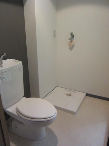 トイレ　※同タイプのお部屋の写真です