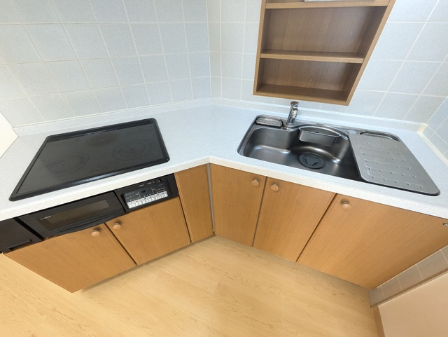 キッチン　同物件の別部屋のお写真です。ご参考までに御覧ください。