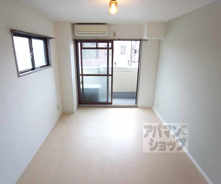 居室・リビング　明るいお部屋です。