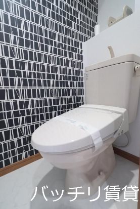 トイレ　＊画像は、別部屋のため、現状を優先と致します。