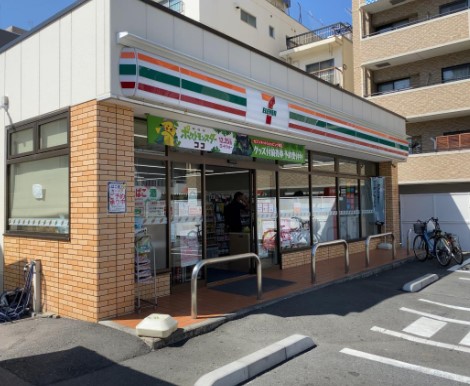 コンビニ　セブンイレブン新宿中落合3丁目店（コンビニ）まで196m