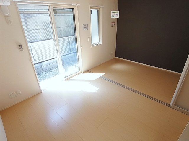 その他部屋・スペース　フローリングもぴかぴかで非常に綺麗です