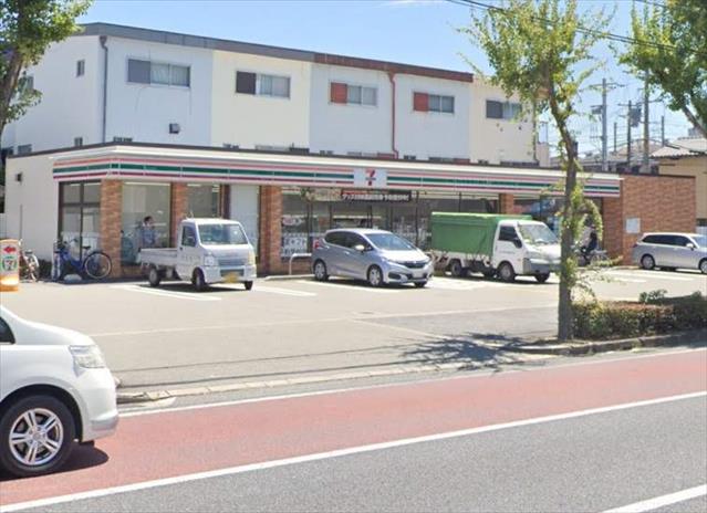 コンビニ　セブンイレブン（コンビニ）まで308m