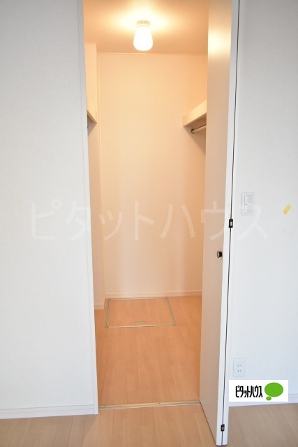収納　ウォークインクローゼット
