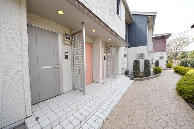 エントランス　★お問い合わせはタウンハウジングまで★