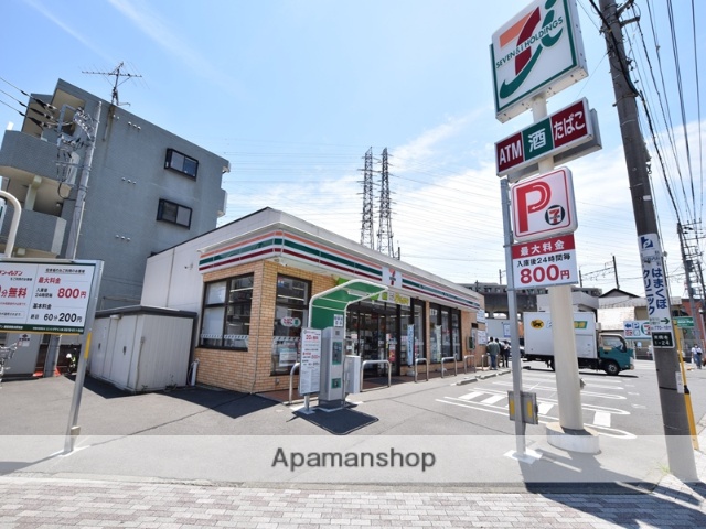 コンビニ　セブンイレブン（コンビニ）まで406m