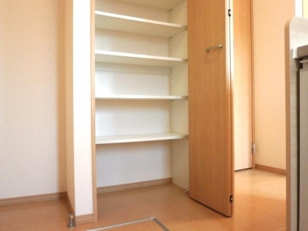 収納　キッチン脇の収納