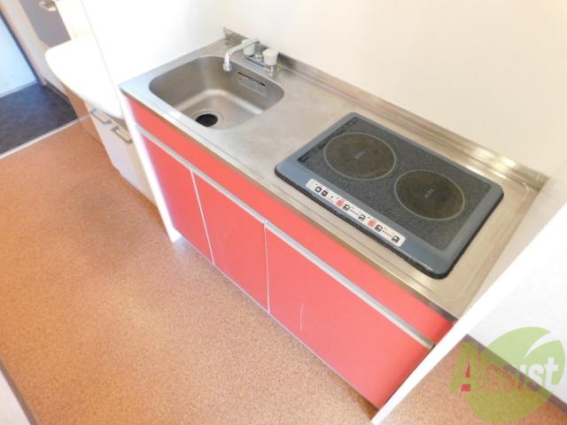 キッチン　一人暮らしにピッタリサイズ掃除もらくらくです。