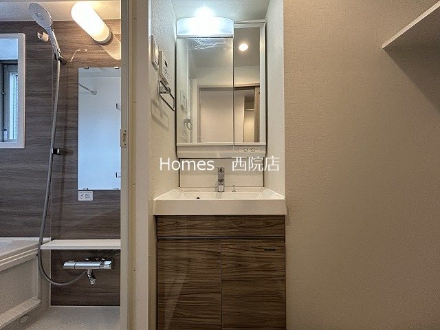 洗面設備　参考写真(同間取りの別部屋)