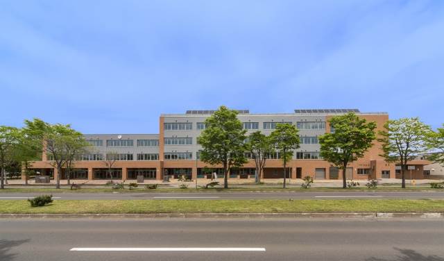 小学校　札幌市立屯田小学校（小学校）まで371m