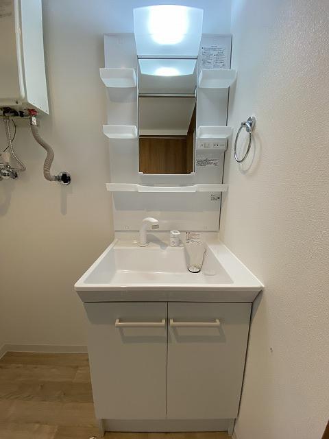 洗面設備　シャワードレッサー付きです！