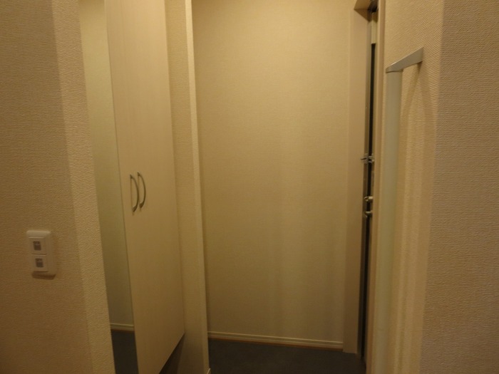 玄関　【エスト出町 】302 玄関