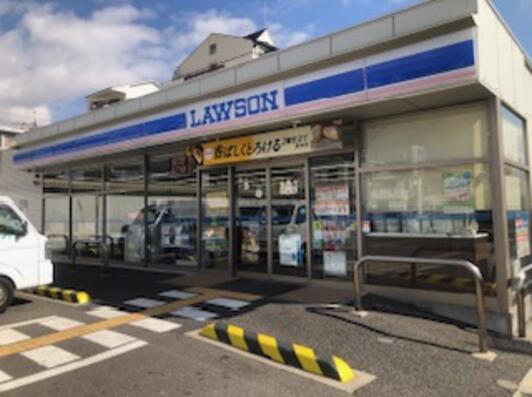 コンビニ　ローソン尼崎常松店（コンビニ）まで98m
