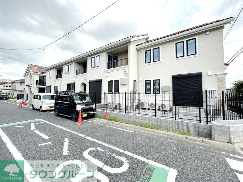 建物外観　駐車場