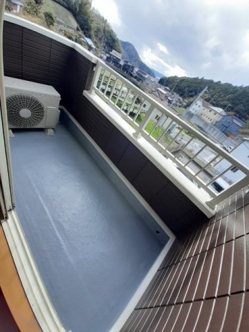 バルコニー　外からの目が気にならないバルコニーで洗濯物が干せます