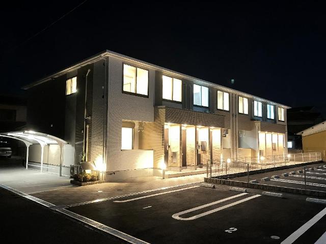 建物外観　外観写真（夜）