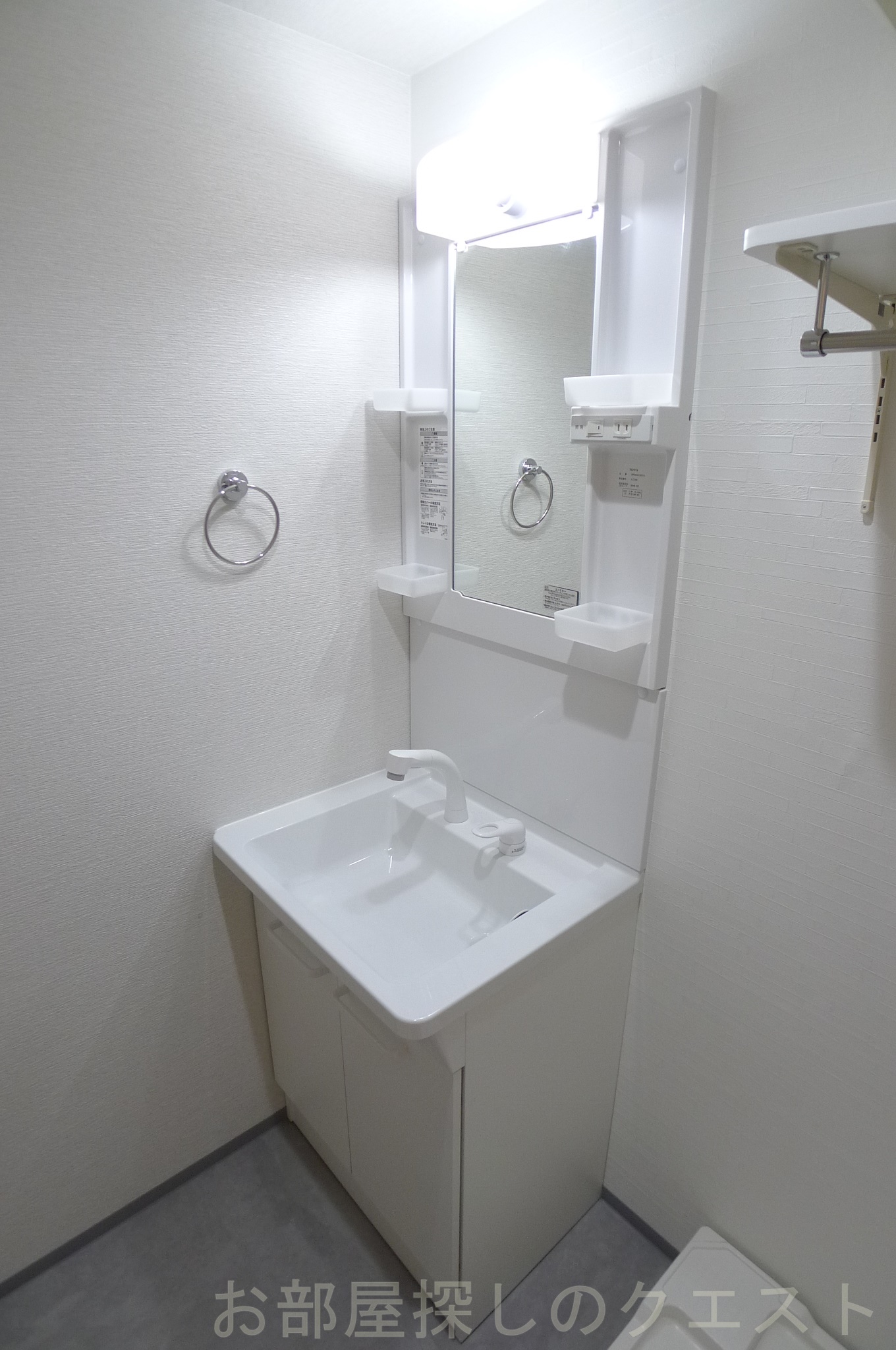 洗面設備　（写真は同仕様）