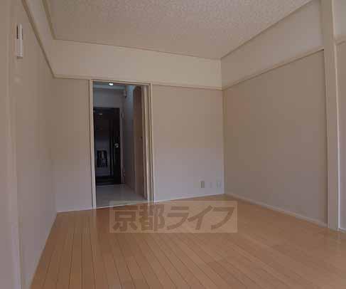 居室・リビング　日当りの良いお部屋です。