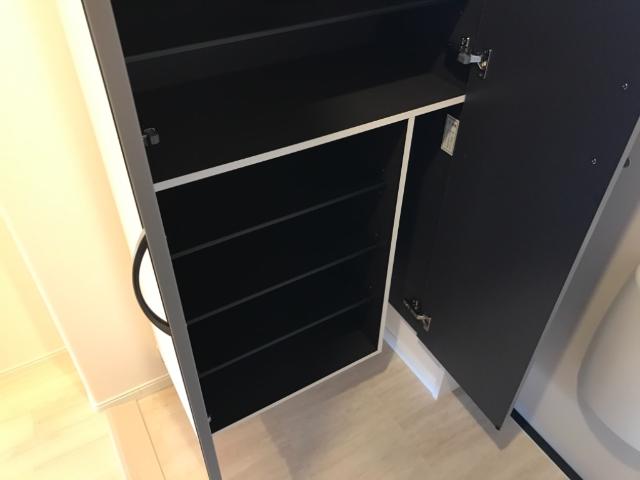 玄関　下駄箱