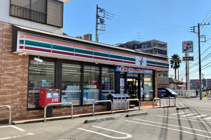 コンビニ　セブンイレブン大和つきみ野駅北口（コンビニ）まで228m