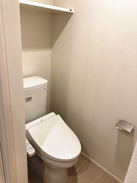 トイレ　※写真は同タイプ住戸です。